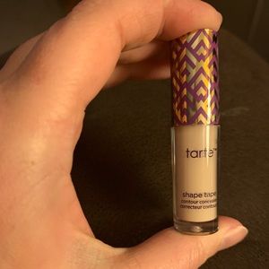 Tarte shape tape in fair/neutral